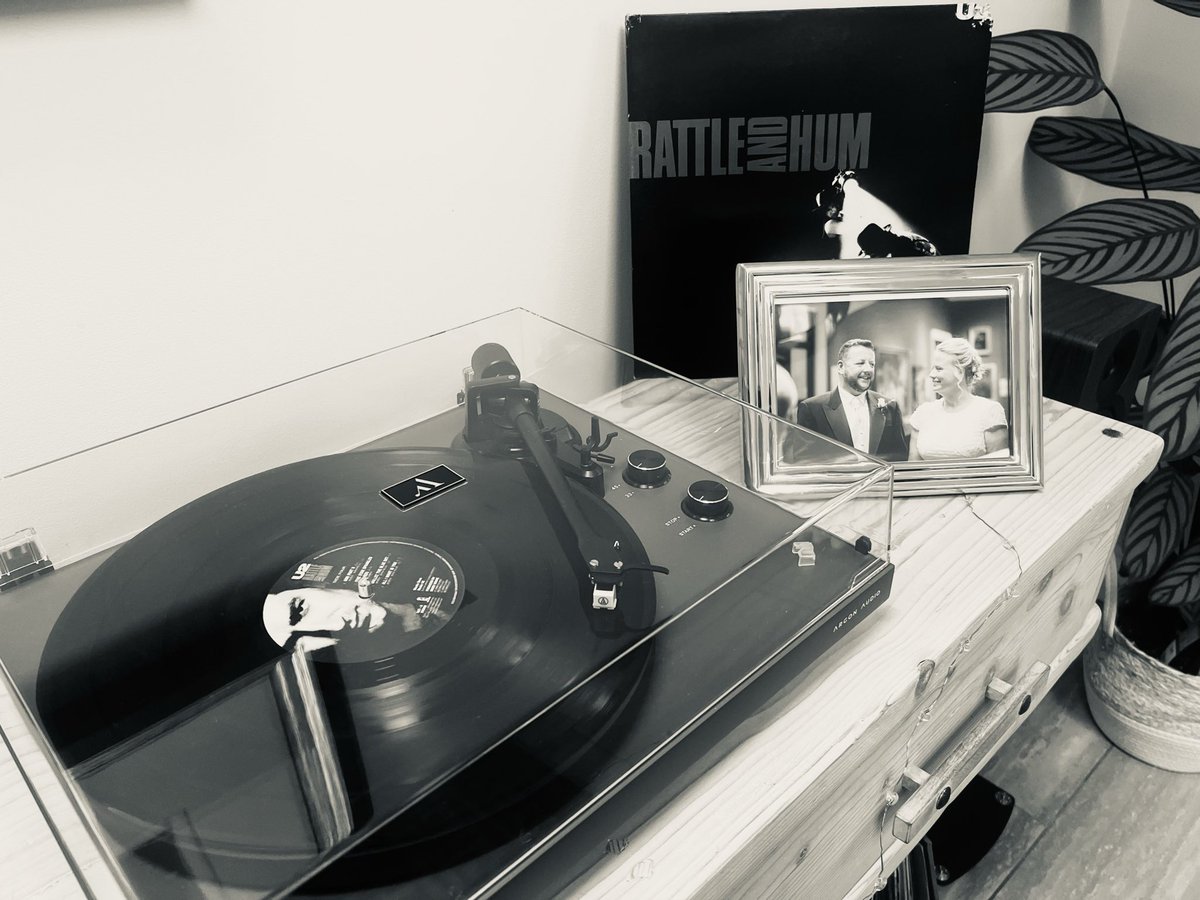 #SundayMorning vibes. <a href="/U2/">U2</a> #RattleandHum