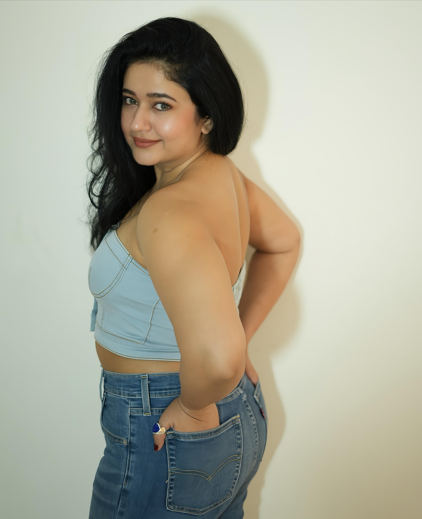 G3DPnXsXgAAsWp-?format=jpg&name=large