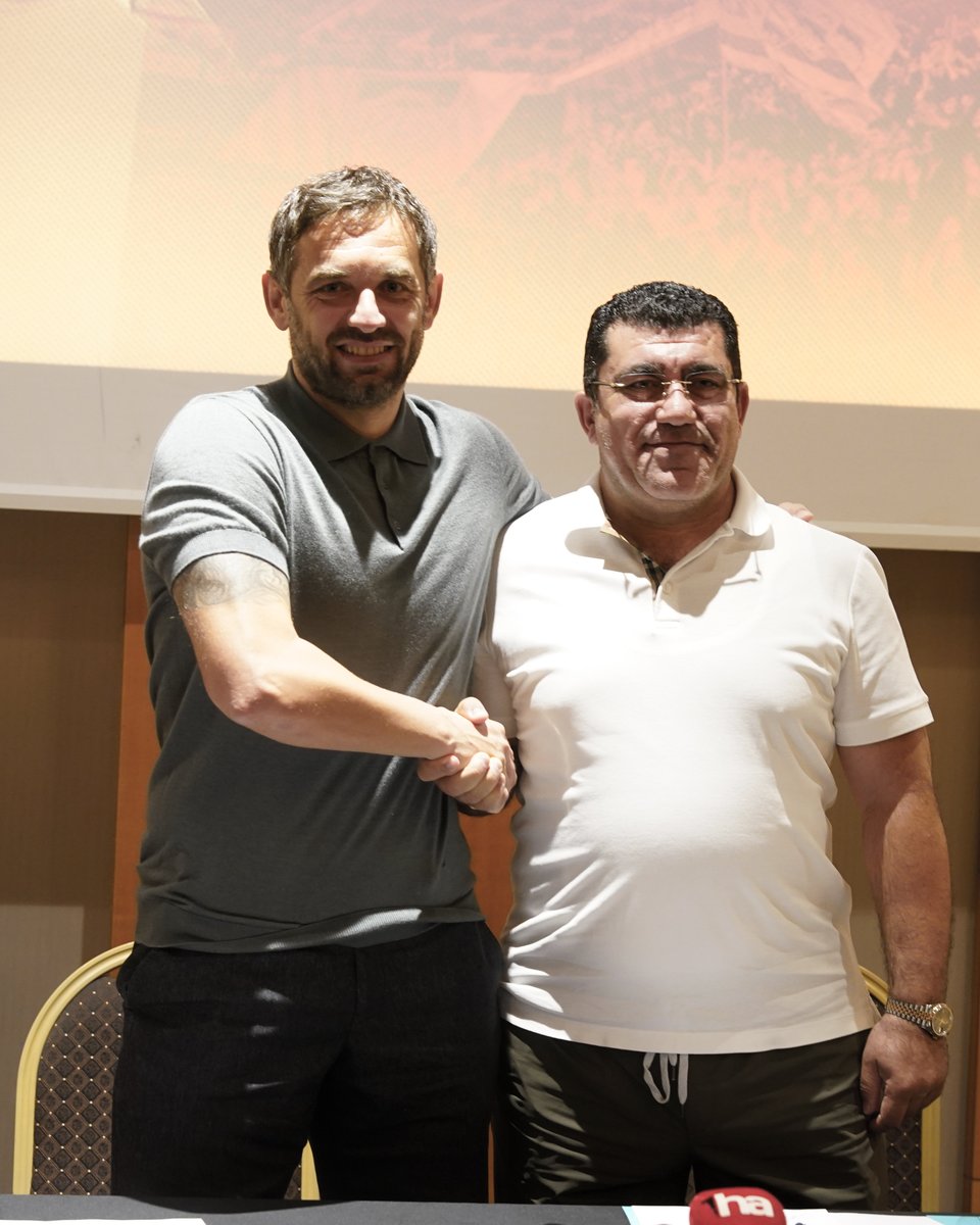 Yeni Teknik Direktörümüz Radomir Djalovic için Antalya’nın Belek bölgesinde kamp yaptığımız otelde Başkanımız Nurettin Açıkalın, Sportif Direktörümüz Muhammed Türkmen ve şehrimizden gelen basın mensuplarının katıldığı imza töreni düzenlendi.

Teknik Direktörlük görevi için