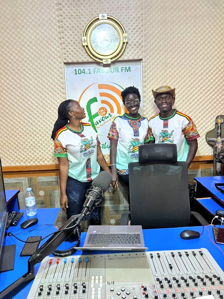 Uganda_Expozed's tweet image. Yes @TheGuluMarathon Team led by my guy
The Mad Man are sure doing some great Job in spreading The Marathon Message
They were hosted at Favour FM one Gulu's Best Radios
Please get your kits at 60k is a buy and please visit share.google/zr0UaSTZTRQCjR…
#TheGulucitymarathon