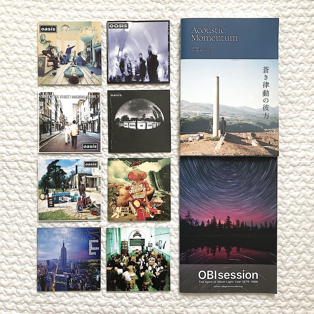 muselection's tweet image. Oasis(オアシス)を棚出し陳列
『Acoustic Momentum』にも『OBIsession』にも、1ミリも登場しませんが、来日公演直前にあやかって、再結成の『AM』も別ユニットの『OBI』も僅かですがまだ在庫がありますよ〜とお伝えしたく！
あっ！ 何と1ミリだけ「オエイシス」の記述がっ！↓
instagram.com/p/DPtFLs8AT1x/…