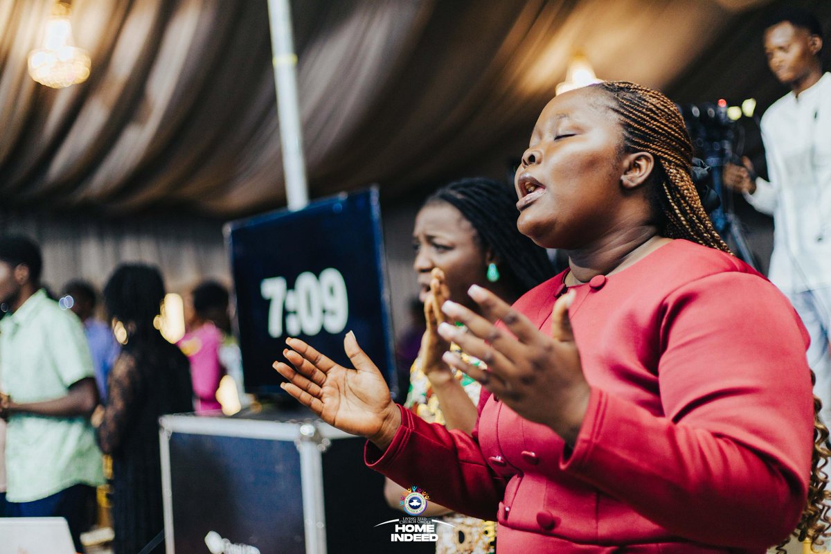 rccglsc_'s tweet image. One of the things we must do as a believer is that we must not get too used to some parts of the service. 

Some of us say we are waiting on the Lord, whereas the Lord is waiting on you. 

#rccglsc #teamard #sundayservice #rccg #thecomingofthelord