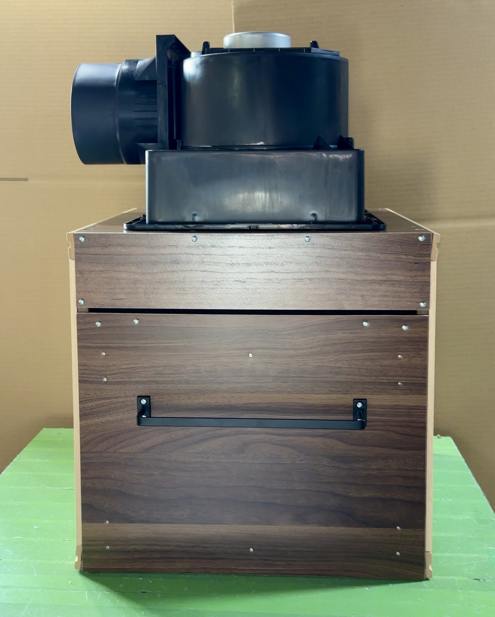 chikisuo ミドルエンドモデル天井設置型塗装ブース ミドルエンドモデル天井設置型塗装ブース 風量300m3/h 木目色