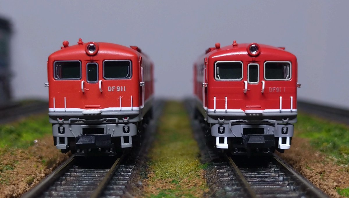 take7700gh5fs's tweet photo. M社の機関車2両が入線しました、先ずはDF91❕一部の手すりが金属パーツに変わりました。Hゴムも明るいグレーに変わり実機に近くなっています、そして前面に補強が入りました🙌🏻🙌🏻🙌🏻
塗装の質感も良くなっています。
#マイクロエース
#DF91
#Nゲージ
#鉄道模型
#模型撮り鉄 https://t.co/xadNpdhYba