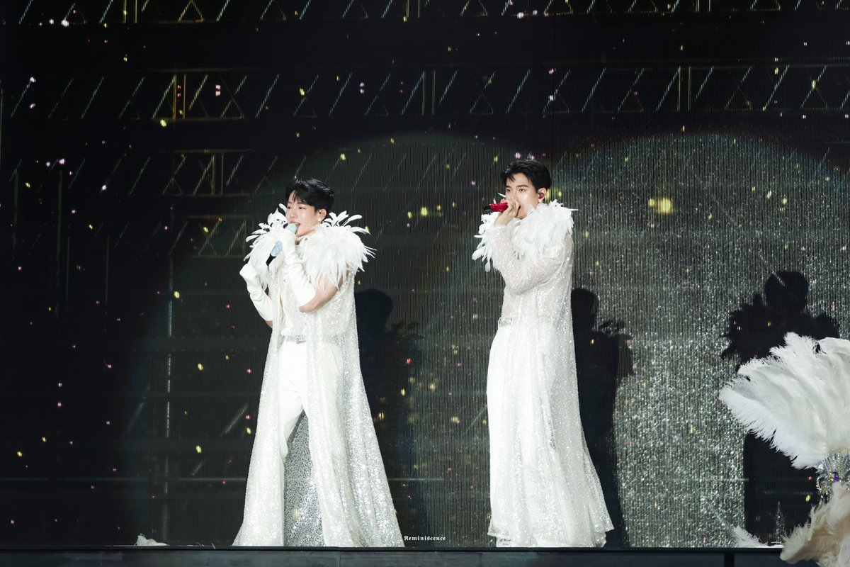 Reminisce_ty's tweet photo. 25.10.12

Angels💗

#ดอกนีออนรอรักมื้อสอง
YINWAR CONCERT DAY2
#หยิ่นวอร์ #yinyin_anw #warwanarat @yinyin_anw @warwanarat 
Yin Anan W.Wanarat https://t.co/Pu1uZgWmtt