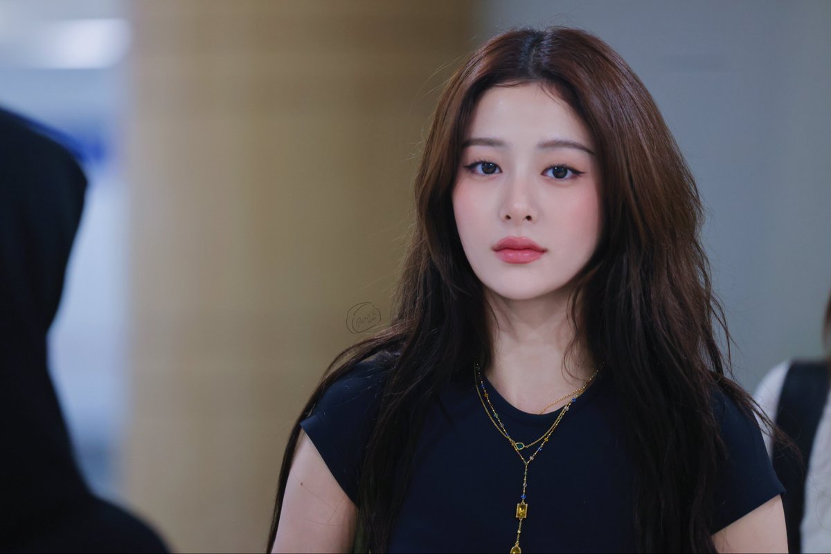 251012  HD

#허윤진 #YUNJIN #ユンジン 
#LE_SSERAFIM #르세라핌 #ルセラフィム