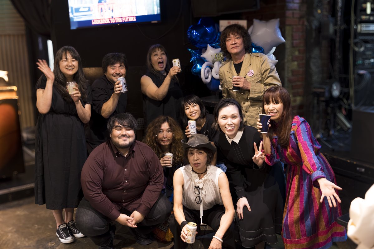 ライブでしたー。全身筋肉痛で体が動きまへん。泣
