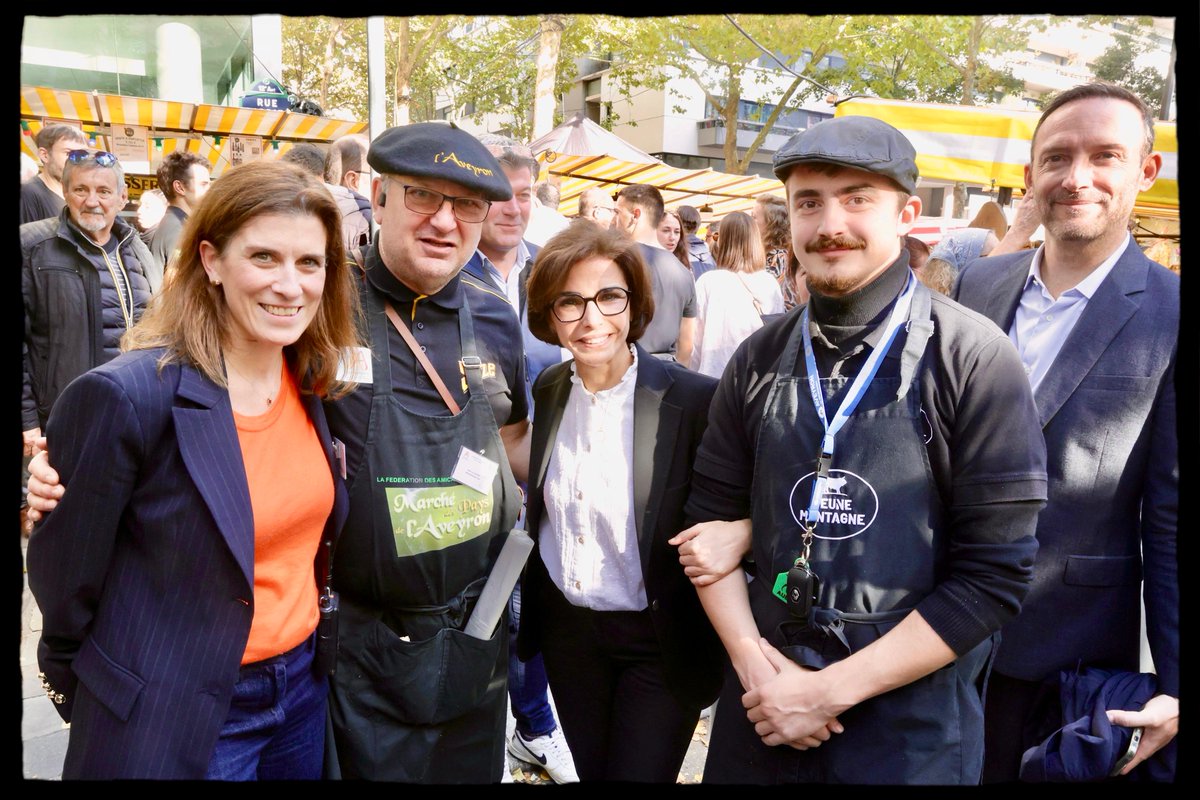 Belle ambiance au Marché des Pays de l’Aveyron à #Paris12!
Un chaleureux moment de partage autour de nos terroirs, de leurs traditions et de leurs saveurs.
Merci à <a href="/VMontandon/">Valérie Montandon</a> et aux militants du 12ᵉ pour leur accueil et leur engagement!