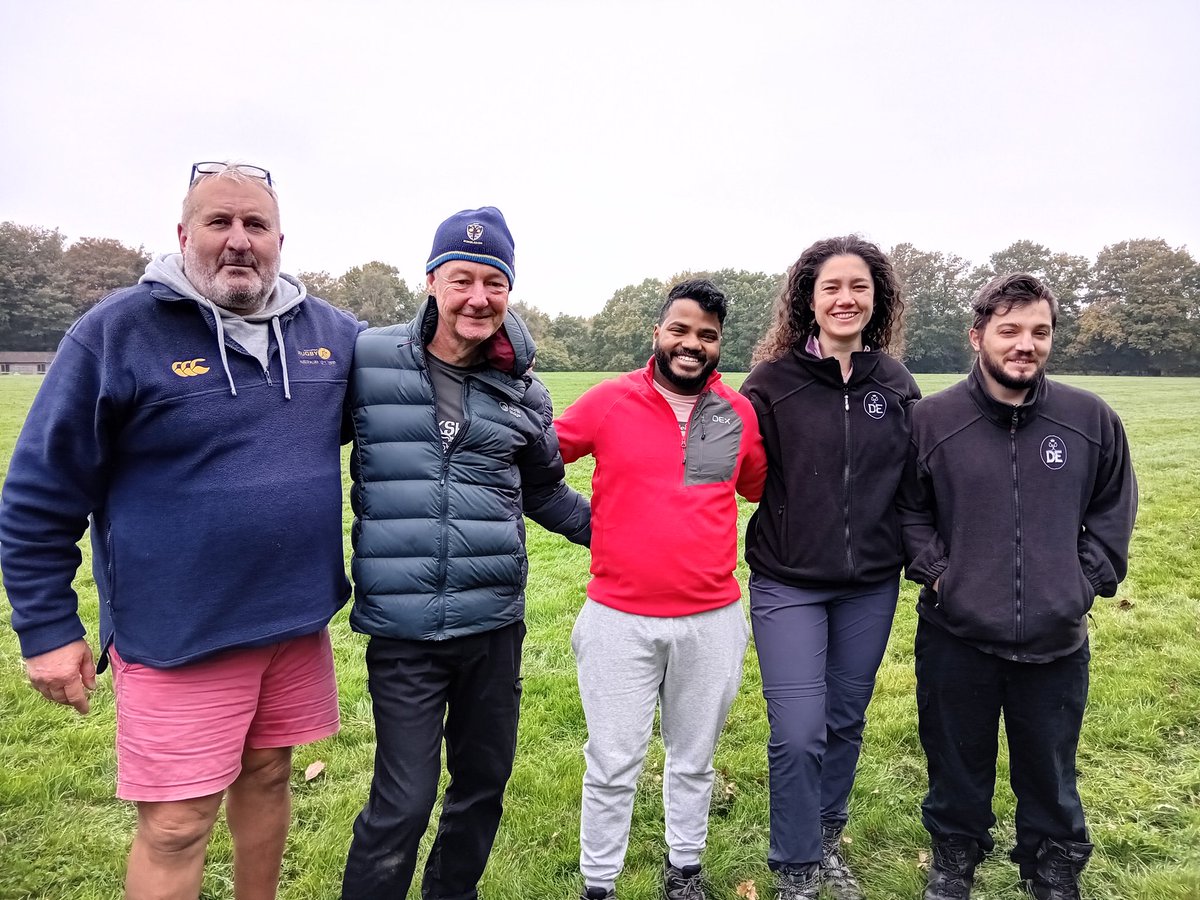 DofEMerton's tweet photo. More from the silver DofE expedition in the North Downs. Including a photo of some of the volunteers who have supported them this weekend- many thanks to them! https://t.co/Db9cJdBAkc