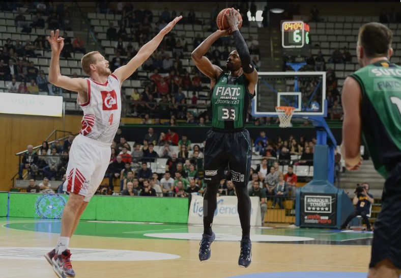 FlashPenya's tweet image. 📊STATS | La @Penya1930 ha guanyat 13 dels 15 partits jugats a l'Olímpic🆚el @casademontBZ des de l'ascens dels aragonesos a la Lliga ACB el 2010.

👉 Els verd-i-negres han guanyat els 5 últims enfrontaments.

👉 La victòria més àmplia ha estat per 22 p (85-63) el curs 11-12.