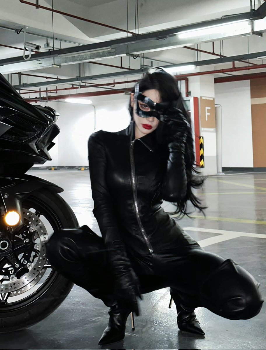 Hmm you'll do nicely. Your much more suited to being my pet than playing dom. A little training and you will make a perfect addition to my collection.