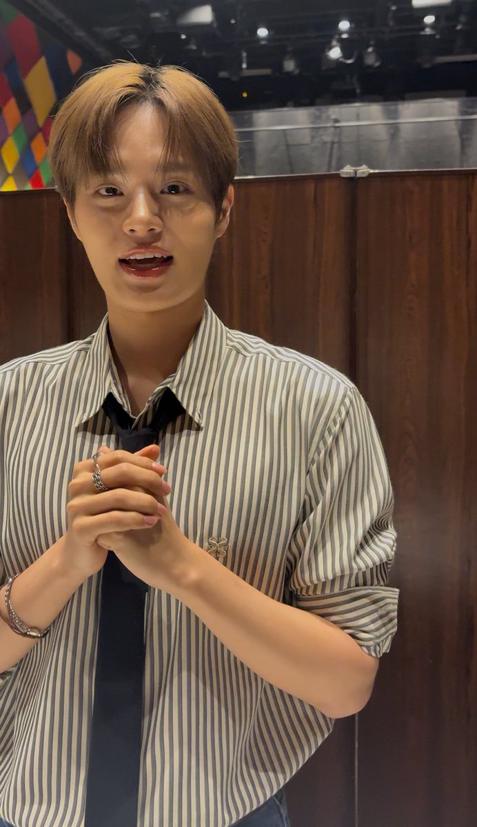 oizqiois's tweet photo. 251012 #AB6IX #이대휘 

오빠 오늘도 고마웠어 ♥️💬 https://t.co/GvqRvoZvVE