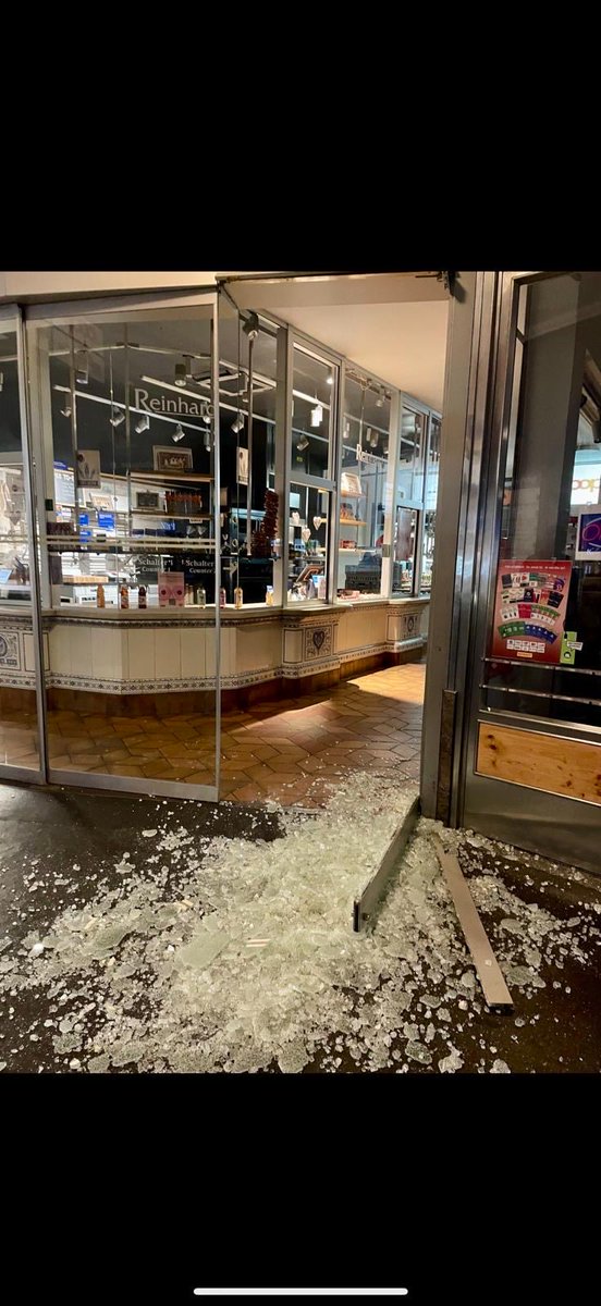 Reto Nause will nun das Nachrichtendienstgesetz verschärfen – die altbekannte Problem-Reaction-Solution-Taktik. Gewalt wird zugelassen und eskaliert, nur um neue Gesetze zu rechtfertigen. Immer dieselbe Masche! 
#GazaDemo