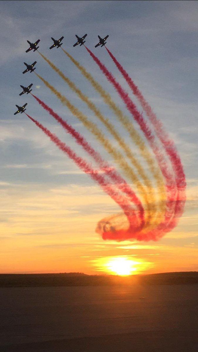 vergüenza me daría no sentirme orgulloso del país que me representa 
viva españa 🇪🇸 #12Octubre