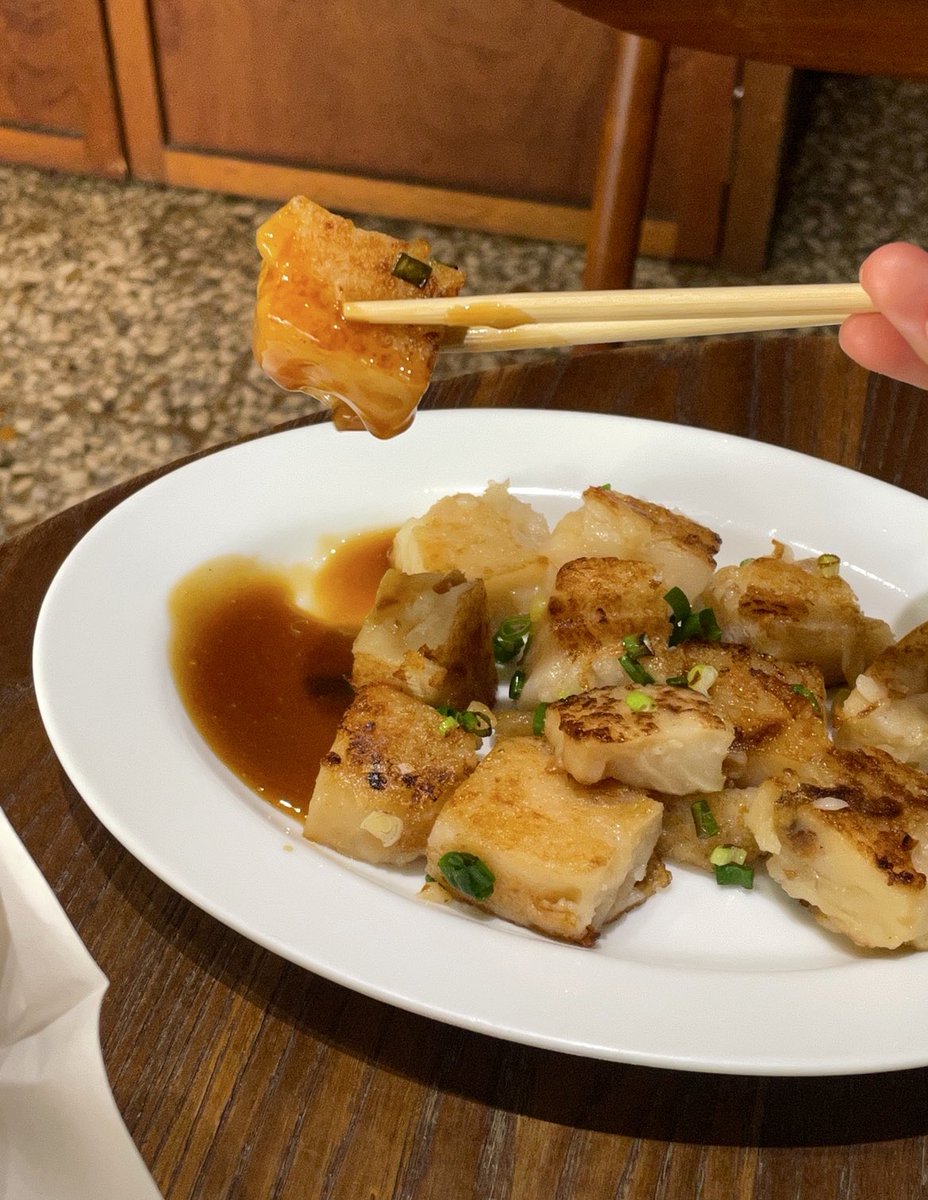 대만 타이중에 가게 되면 이 아침 가게를 꼭 가 주세요…이곳은 다른 대만 아침가게와는 다르게 깔끔하고 카페 같음 (그래서 대만 음식 힘들어하시는 부모님 데리고 가기도 좋다고 생각) 

대만 아침 가게라 함은 좀 오래되고 야외에서 먹는 그런 맛이지만 이곳을 추천하는 이유는..다른 아침가게에선