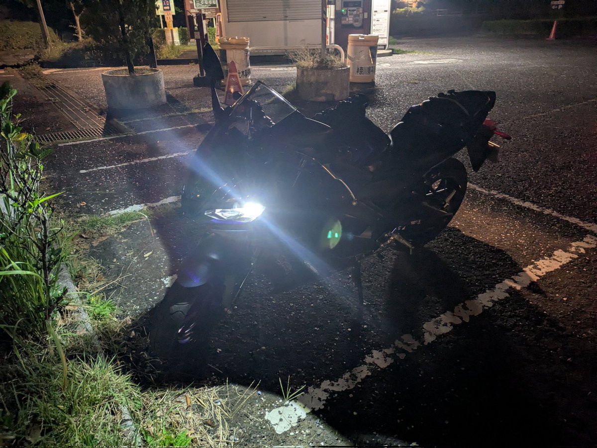 長男にバイク借りたのでナイトツーリング🏍³₃  秋の風が心地よい～🍁
行くあてもなく親の顔ほどみたここにたどり着く😂w