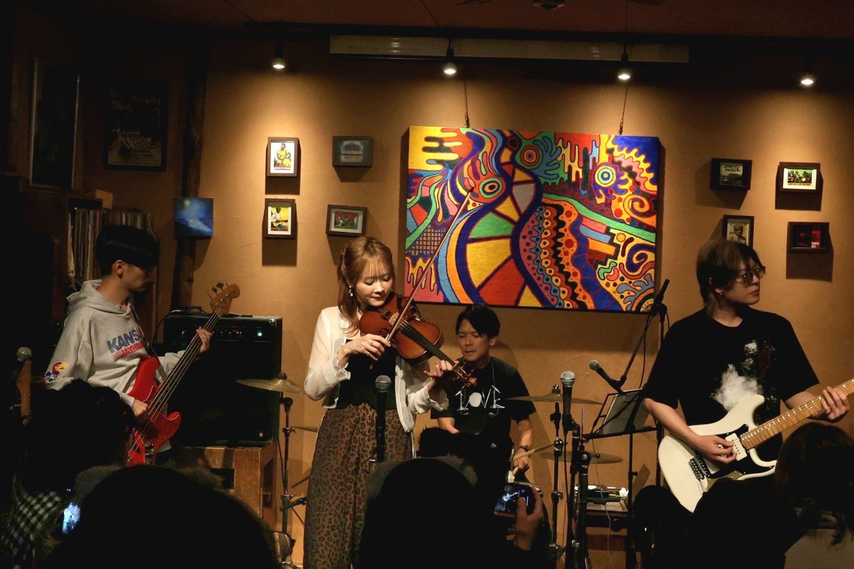 DoubleASideLive's tweet photo. 昨日は
#DoubleASideLive featuringRiO
ツアー初日大阪公演、ありがとうございました!!
満員のお客様の前で新曲をお届けできて感無量でした☺️
次回は10/29川口ショックオン、どうぞよろしくお願い致します!! https://t.co/GDVNCCTvVJ