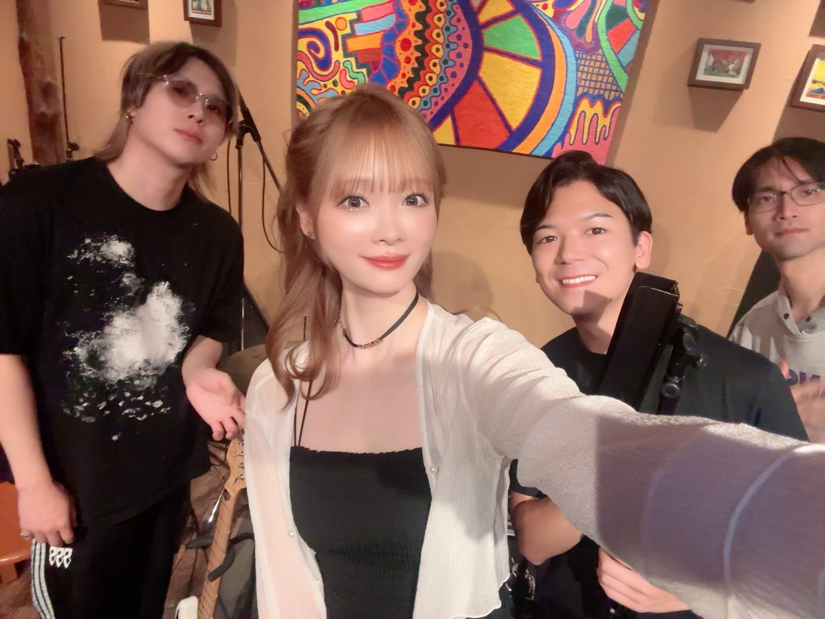 DoubleASideLive's tweet photo. 昨日は
#DoubleASideLive featuringRiO
ツアー初日大阪公演、ありがとうございました!!
満員のお客様の前で新曲をお届けできて感無量でした☺️
次回は10/29川口ショックオン、どうぞよろしくお願い致します!! https://t.co/GDVNCCTvVJ