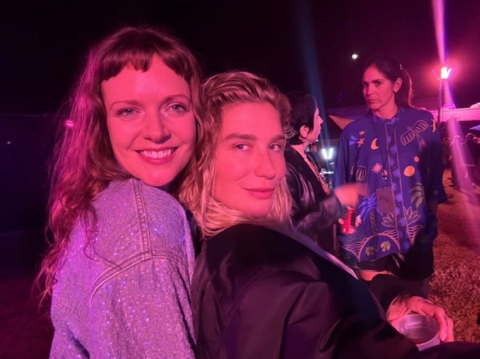 KeshaCommunity's tweet image. Kesha and Tove Love ❤️