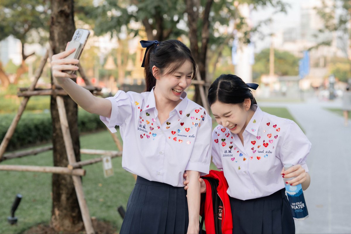 ffolky_'s tweet image. สาวคนนี้เดินจูงมือหนูมา3ปีละหรอเนี่ย

Happy To Love Ormfolk
#3YearsWithOrmFolk