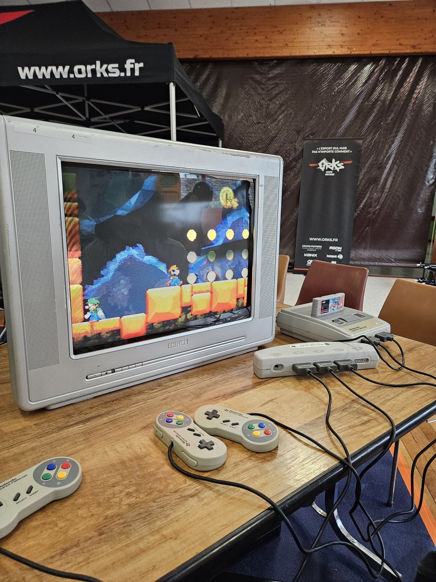 merci aux heures numériques d'avoir mis à disposition le très officiel super mario land sur snes 🙌🙌