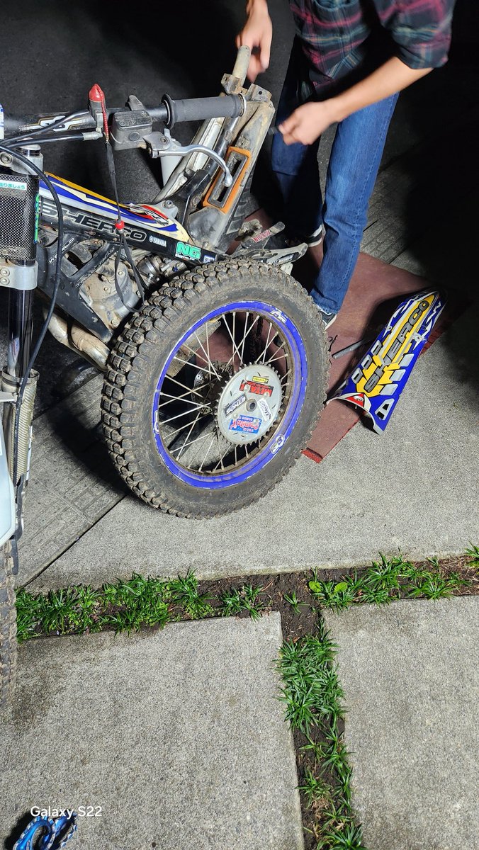 kimurafuck's tweet image. 関トラNB2位の先輩にリアサスカツアゲされてる