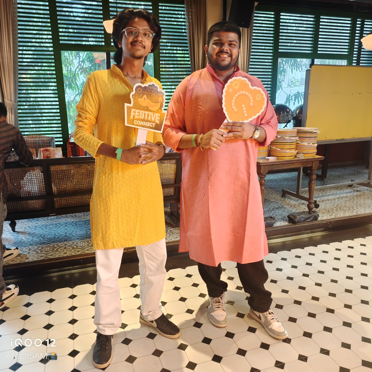 TechSAM009's tweet image. Woah!✨🎊
#QuestersMeet
#FestiveEdition✨
#Kolkata
#iQOO
@IqooInd 
@nipunmarya 
@parakram_h