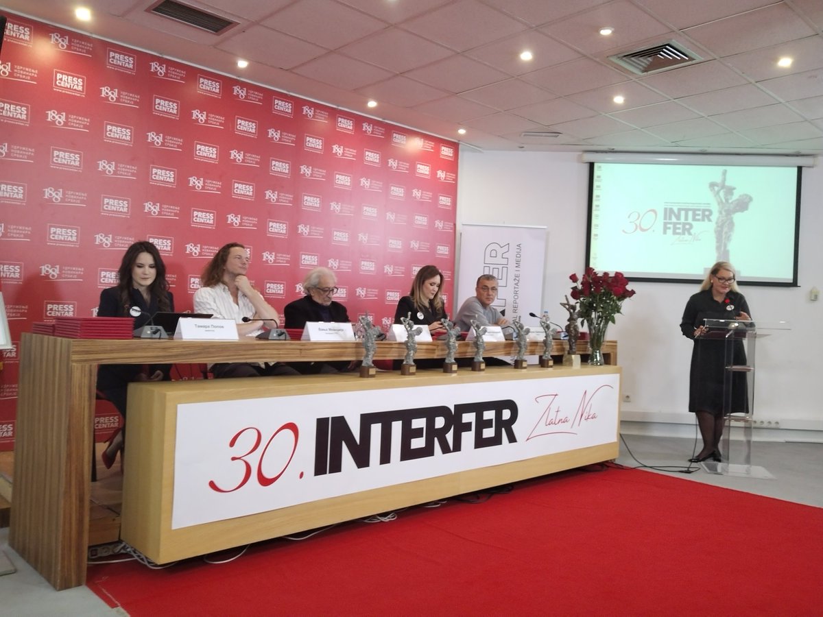 FerMarket_rs's tweet photo. 30. Festival reportaža i medija INTERFER, dodela "Zlatne Nike" pobednicima u Press centru UNS u Beogradu
#Interfer https://t.co/nqpugNzSop