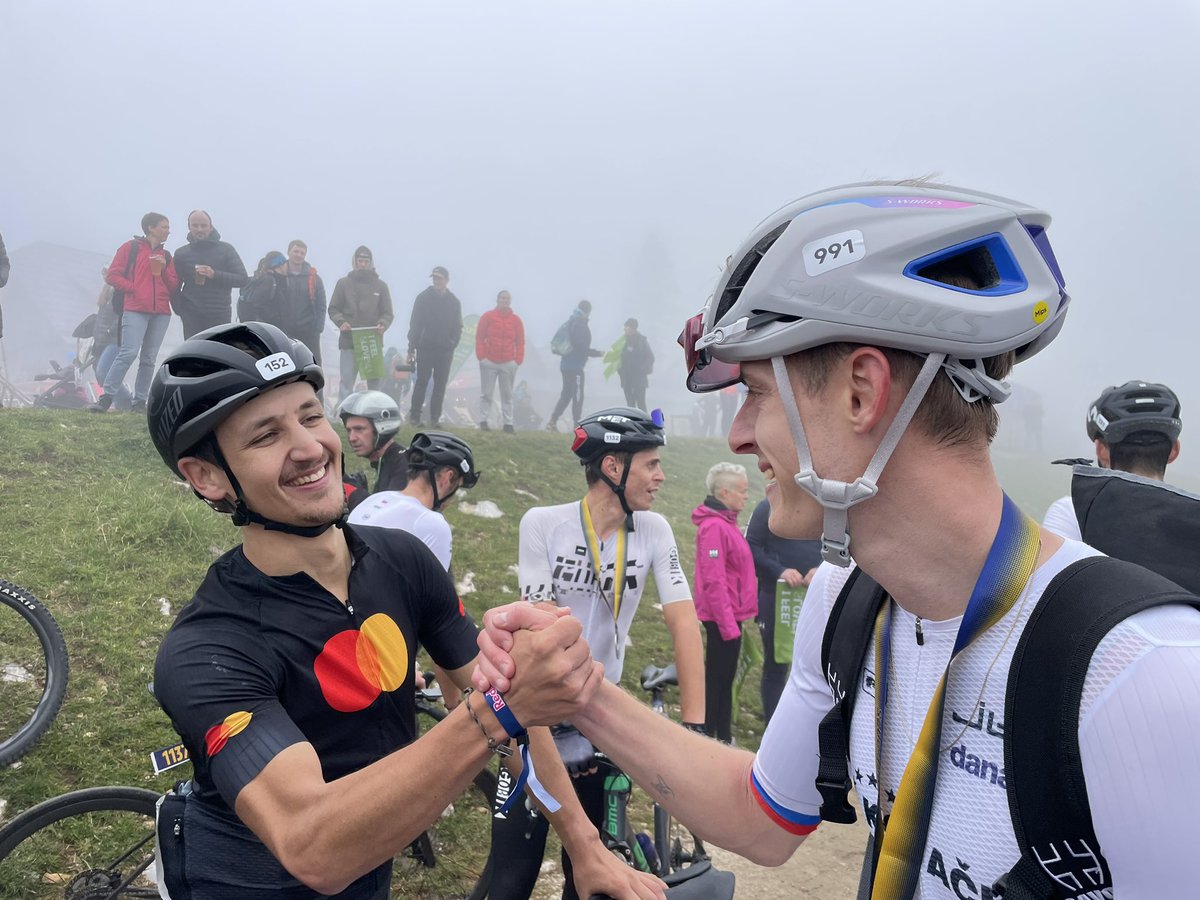 Najhitrejša Slovenca danes, oba se pišeta Kovačič: Luka in Miran. #pogichallenge