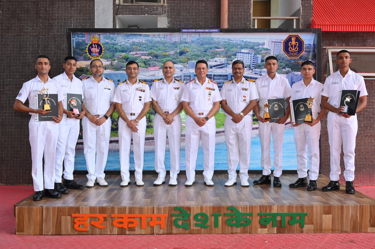 Valedictory Function for the first batch of SSR (Med) trainees was held at SOMA.      
 Surg RAdm Samir Kapoor, VSM, Command Medical Officer, #SNC graced the event as Chief Guest. The Flag Officer urged the young medical sailors to serve with pride, compassion and unwavering