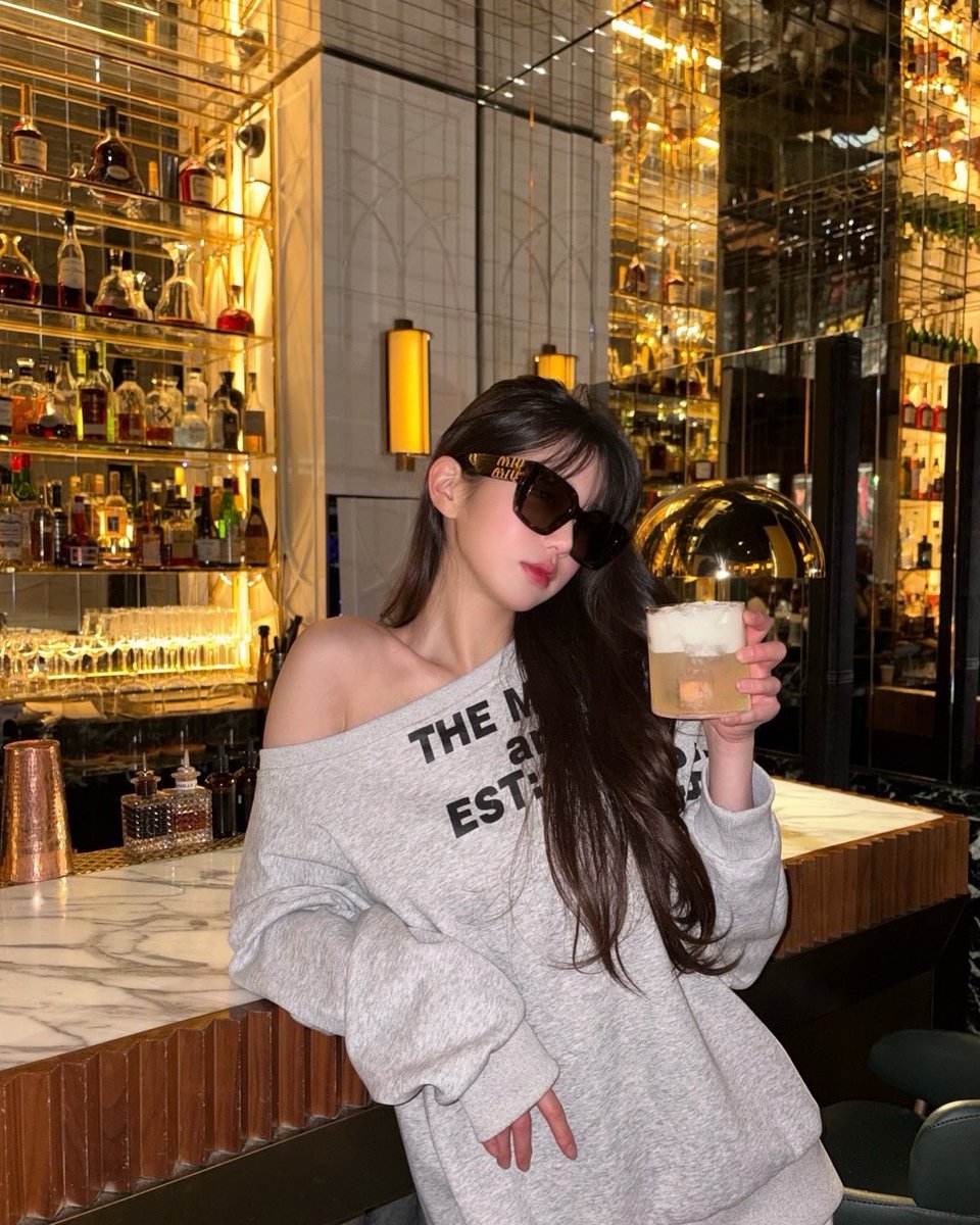 wypics's tweet photo. OKAYY GIRLBOSS https://t.co/jgbxMDusO7