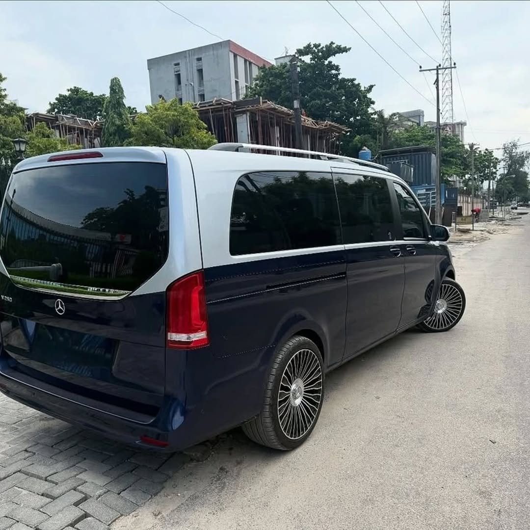 HuzzlecarsNG's tweet photo. Soft whip Alert ‼️ 
2024 Mercedes Benz Vclass V250
Price - 175m offers welcomed 
📍 Lagos 🇳🇬
Nationwide delivery 🚚 
Need more info or have a car in mind DM or call 07040905999. https://t.co/4uix30Lam5