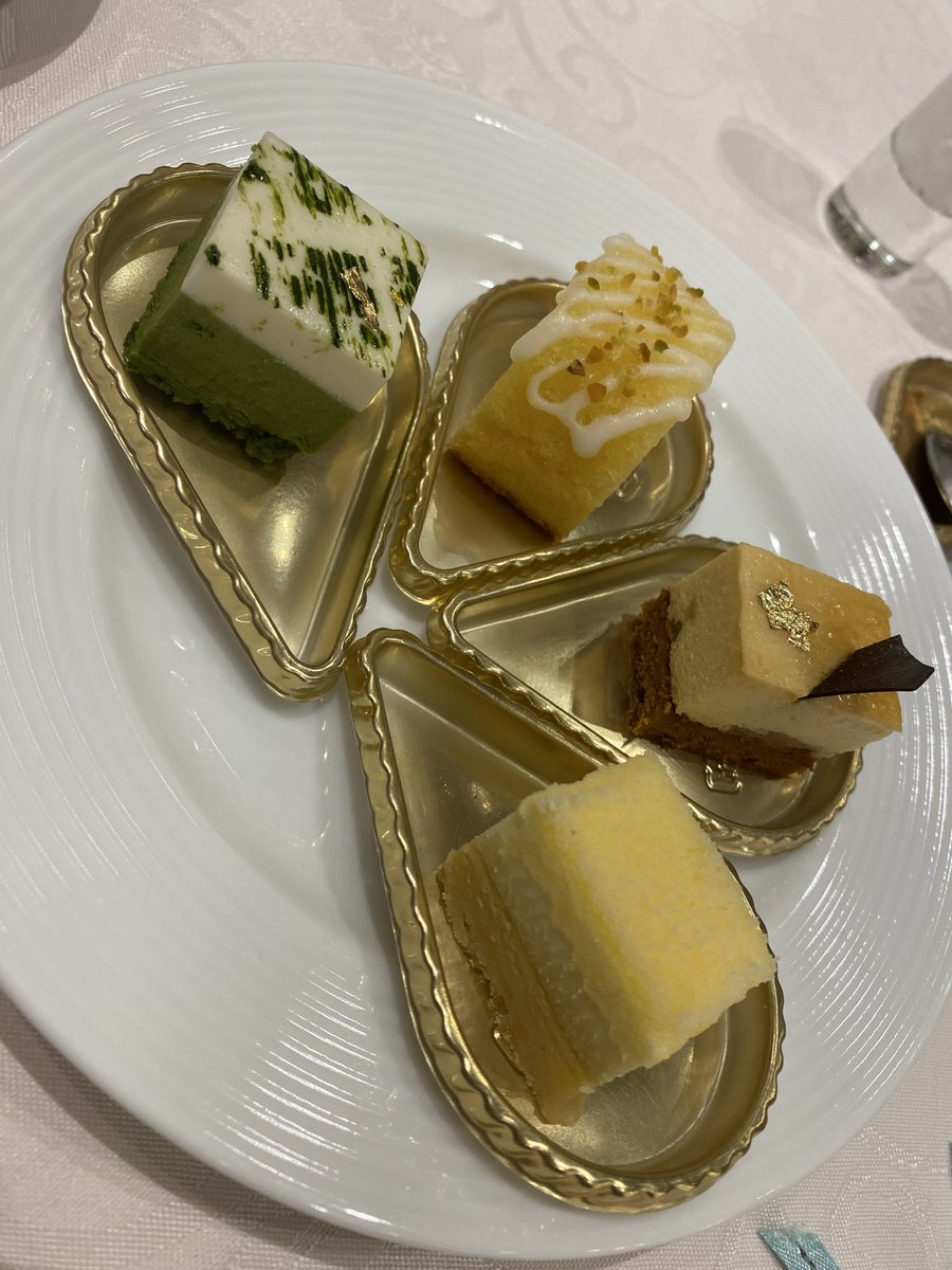 JVPsfxxmiDquQg4's tweet photo. リズちゃむおめでとう🎈
とっても綺麗で可愛かったよ💕 https://t.co/gtR5T7968i