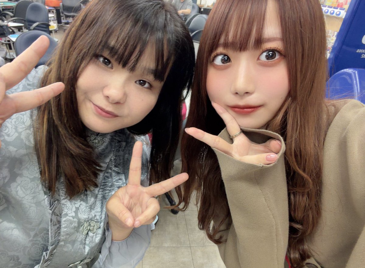 京王ゲストありがとうございました🩶
帰り際に滑り込み加南さんと🩶
来月もよろしくお願いしますꪔ̤̫