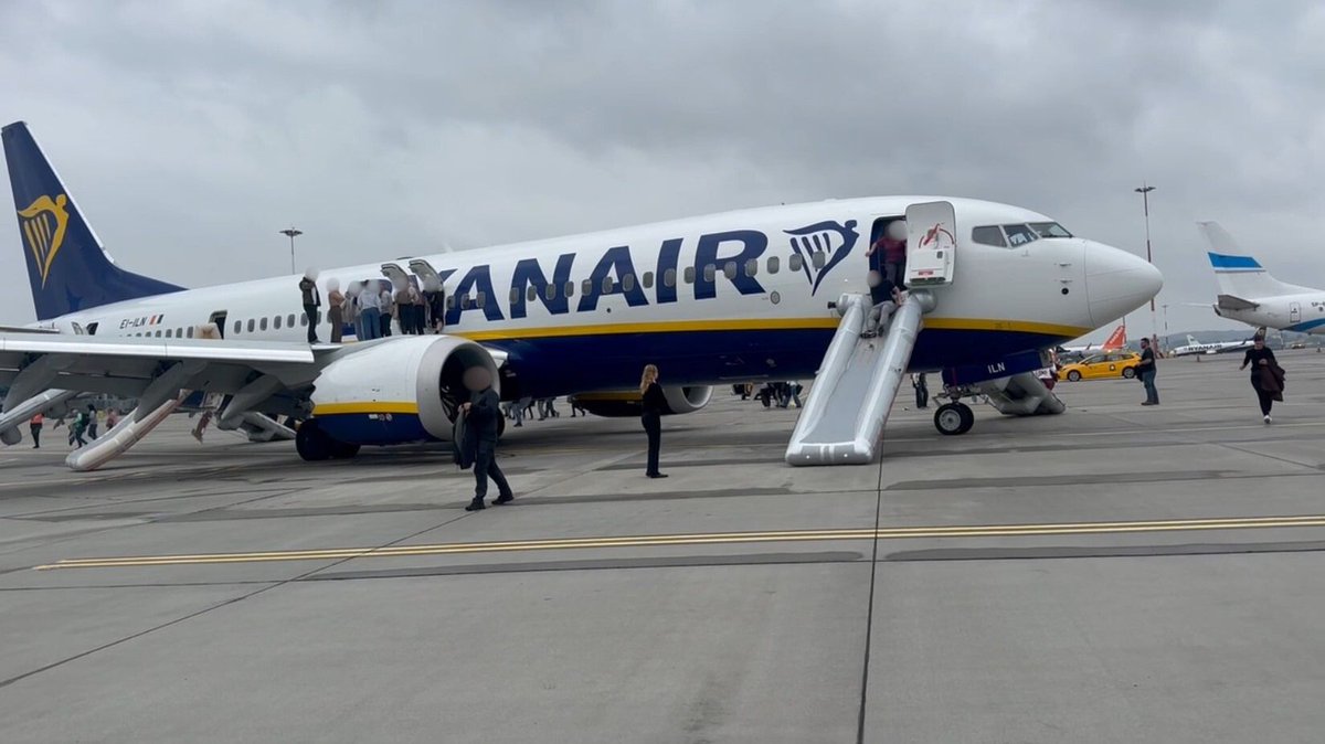 aviationbrk's tweet photo. Ryanair flight evacuated at Krakow John Paul II International Airport in Poland after the crew noticed smoke of unknown origin in the cabin.

A spokesperson for the airport said in a statement, "At the moment, the causes of the incident are not yet known. The passengers were transported back to the terminal, and the aircraft is being checked by the services. Traffic at the airport is normal. The plane stopped on the tarmac, it does not block traffic. The flight to Bristol is heavily delayed, the carrier will decide whether it will be necessary to substitute another plane."