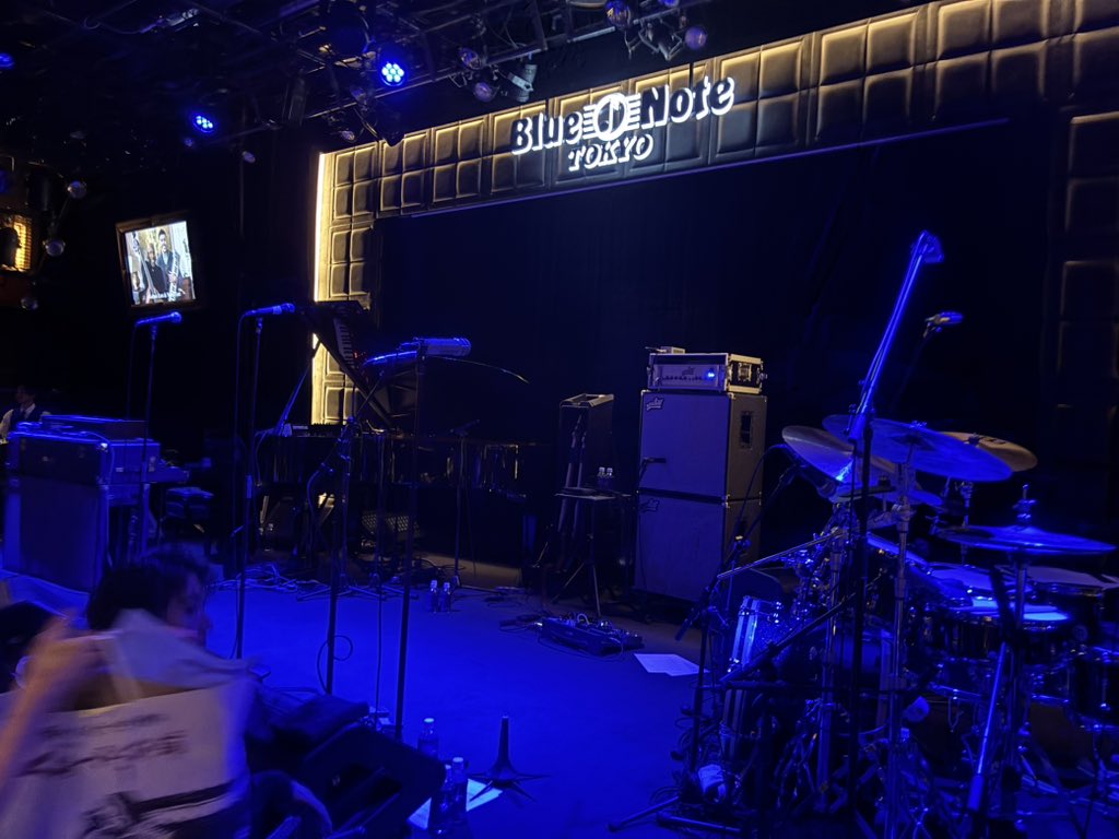 atom_and_luke's tweet photo. こんな感じのところ #bluenote東京 
#JoseJames #黒田卓也 #BIGYUKI
#Taali #ParkerMcAllister #JharisYokley 
#1978RevengeOfTheDragon 🕺🐉 https://t.co/305oelcEav