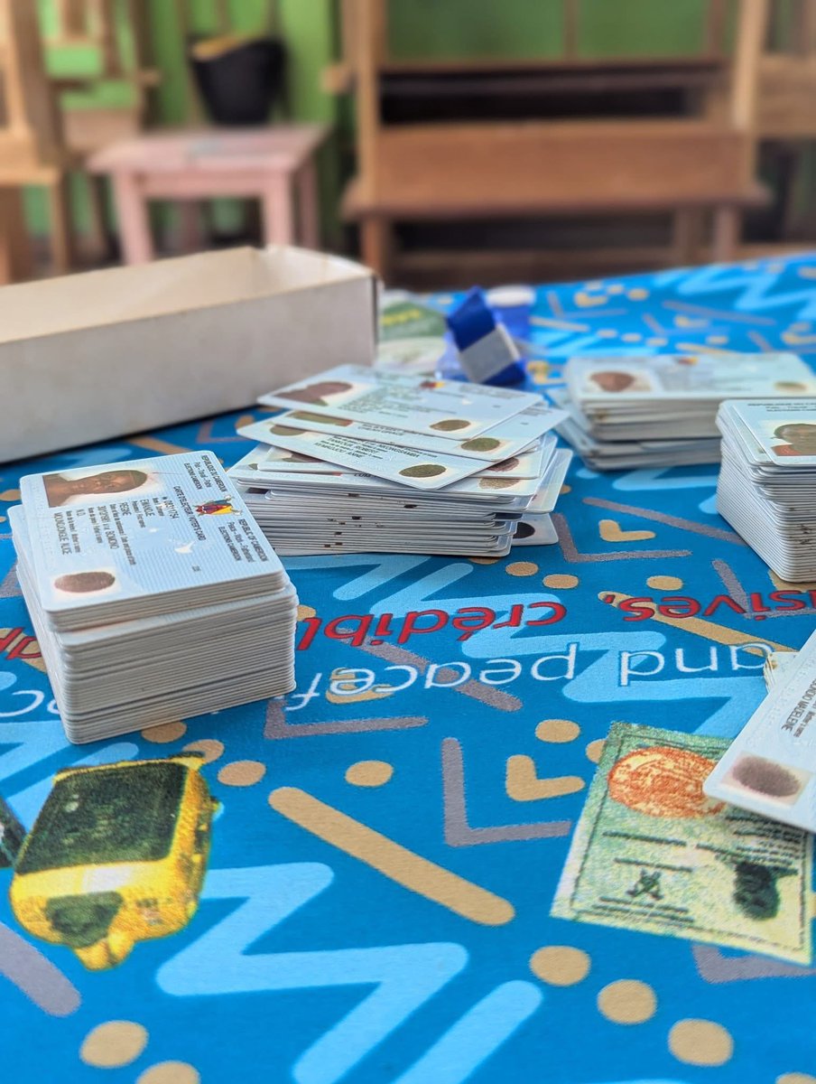 wandafu7's tweet photo. 🔴🇨🇲 RETRAIT DE VOS CARTES ❗️

Vous pouvez retirer vos cartes directement dans vos bureaux de vote. Venez juste avec votre CNI.
#protegetonvote 
@Xzafrane237 https://t.co/RpQ4RQW3Mb