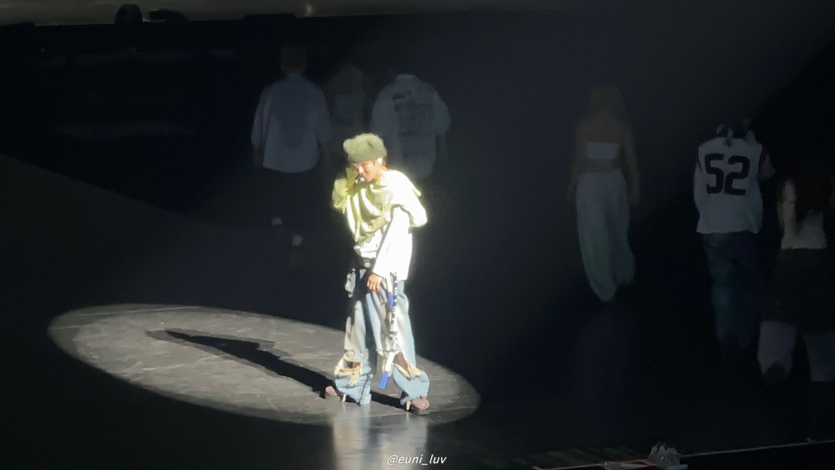 euni_luv's tweet photo. 251012 Reverie KOBE
#BAEKHYUN #백현

오늘은 실바니안 고양이♥︎ https://t.co/0Qa7mgzYYT