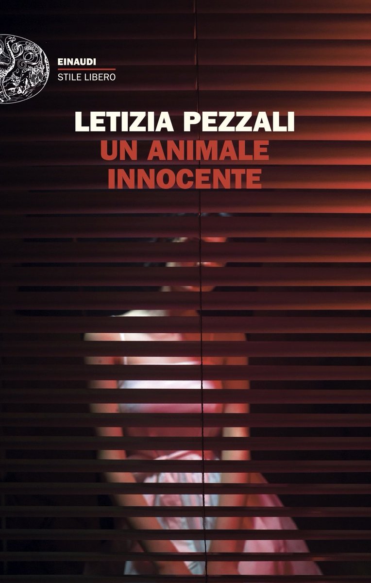 “Per fare sesso con una persona che ha la metà dei tuoi anni ci vuole un certo carattere. Una dolorosa predisposizione alla felicità. Non stavo commettendo reati, e non avevo motivo di pensare di essere violenta. Però lo stesso stavo rubando qualcosa. La bellezza.”

Esce martedì.