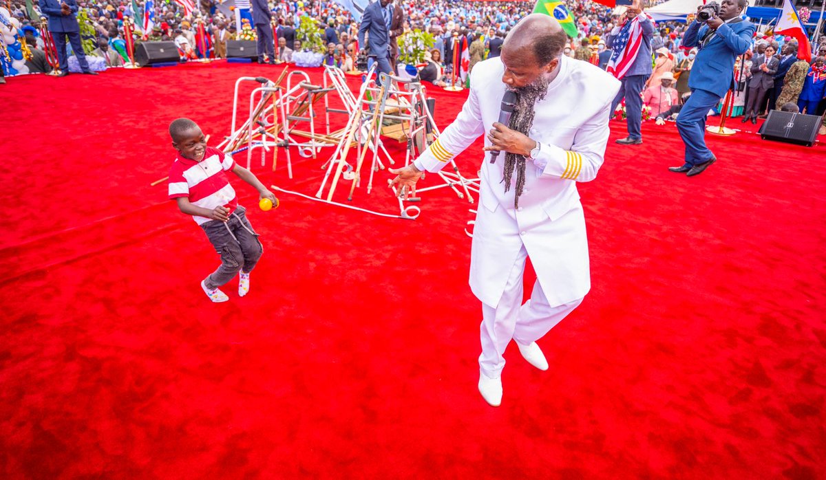 UoNMainAltar's tweet image. 🚨•The Visitation of GOD in the church;

📍 Cripples walking 
📍Blind seeing 
📍Deaf Hearing 
📍The HIV /AIDS healed 

📌•This shows that GOD has restored the lost inheritance of the church 

💫Tune to the #HealingFromMozambique