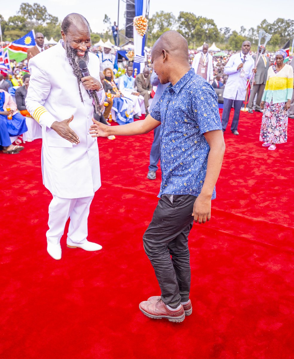 UoNMainAltar's tweet image. 🚨•The Visitation of GOD in the church;

📍 Cripples walking 
📍Blind seeing 
📍Deaf Hearing 
📍The HIV /AIDS healed 

📌•This shows that GOD has restored the lost inheritance of the church 

💫Tune to the #HealingFromMozambique