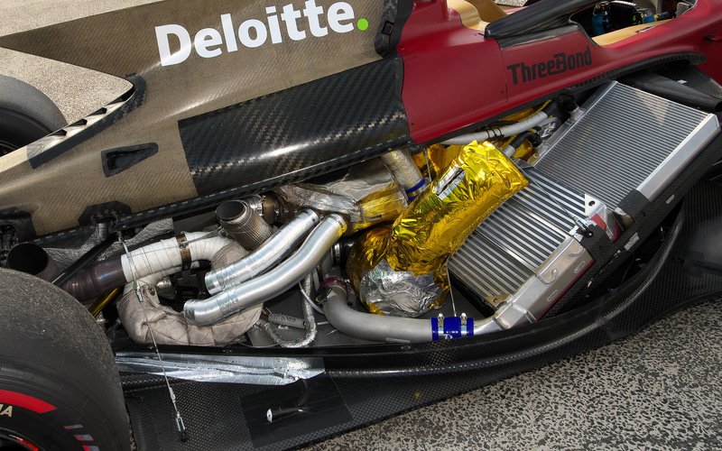 ScarbsTech's tweet image. The @SUPERFORMULA_En car is arguably the second fastest single seater, after #F1.
With a Dallara chassis and 4-cyl turbo engine by Honda or Toyota.
It has less 70hp power than F2, but is much lighter at 550kg.
Seen here testing @ymcofficial 
#SuperFormula #A2RL