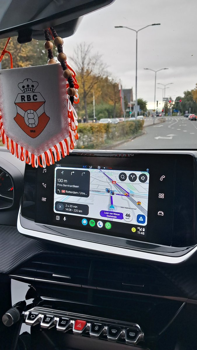 baskuuh's tweet photo. Eerder deze ochtend bij een bakker die zich hardop afvroeg waarom ik al zo vroeg uit de veren was.
"Even op en neer naar Zuid-Limburg joh? dat moet wel voor een heel speciaal iemand zijn."
Ik: "Dat klopt"
#SamenHogerop https://t.co/7UoaJ7R0Ju