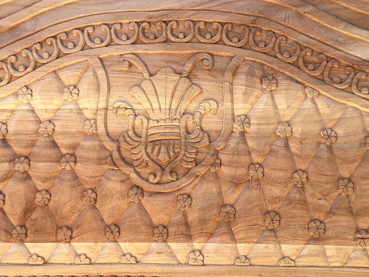 dnahinga's tweet image. Work-in-Progress

#Woodwork
#HandCrafted 

🛏️