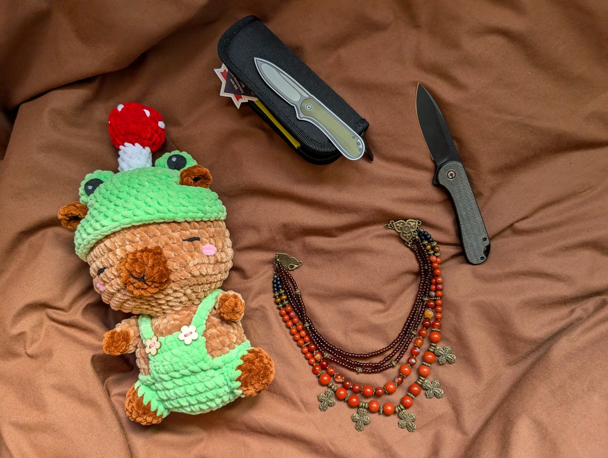 ‼️ треба гроши і поширення ‼️

сидю, розклала все добро, яке можна виграти за 50 грн

отут треба ще 20240 грн на канікули для дітей загиблих воїнів і буде розіграш:

- ножа Сivivi 🔪
- намиста ❤️‍🔥💅🏻
- капібари жабки 🐸🍄

send.monobank.ua/jar/2pufD54gAo