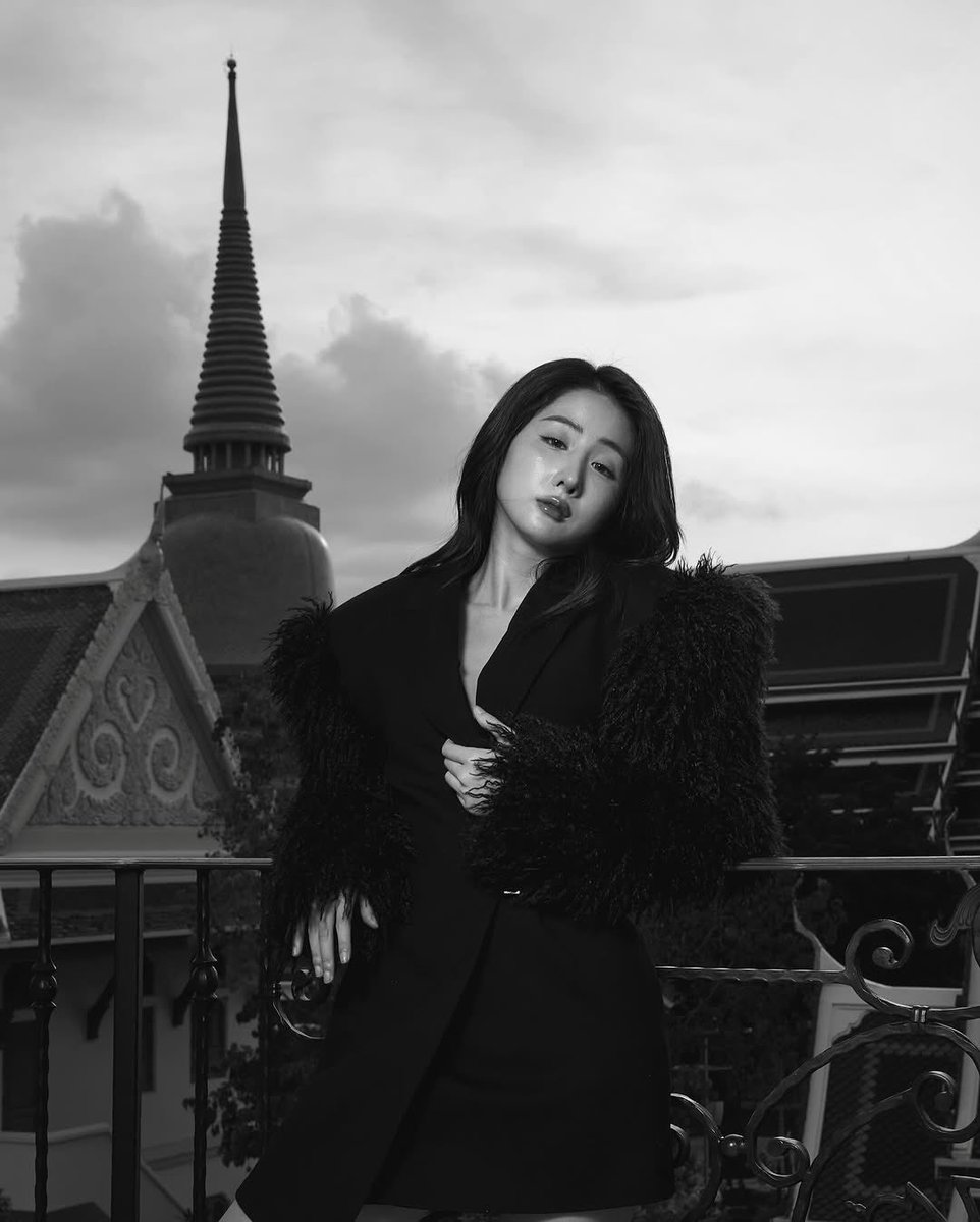 Engagement_Yoko's tweet image. 251012 | Yoko – Instagram post. 

📊Like, comment, share and save. 

💬 Don’t just comment with emojis or repetitive comments. Write at least 3 words.

📌 instagram.com/p/DPtBxDCjxzM/…

#YokoApasra #KARLLAGERFELD #FromParisWithLove #karllagerfeldTH #PATLuxuryGroup