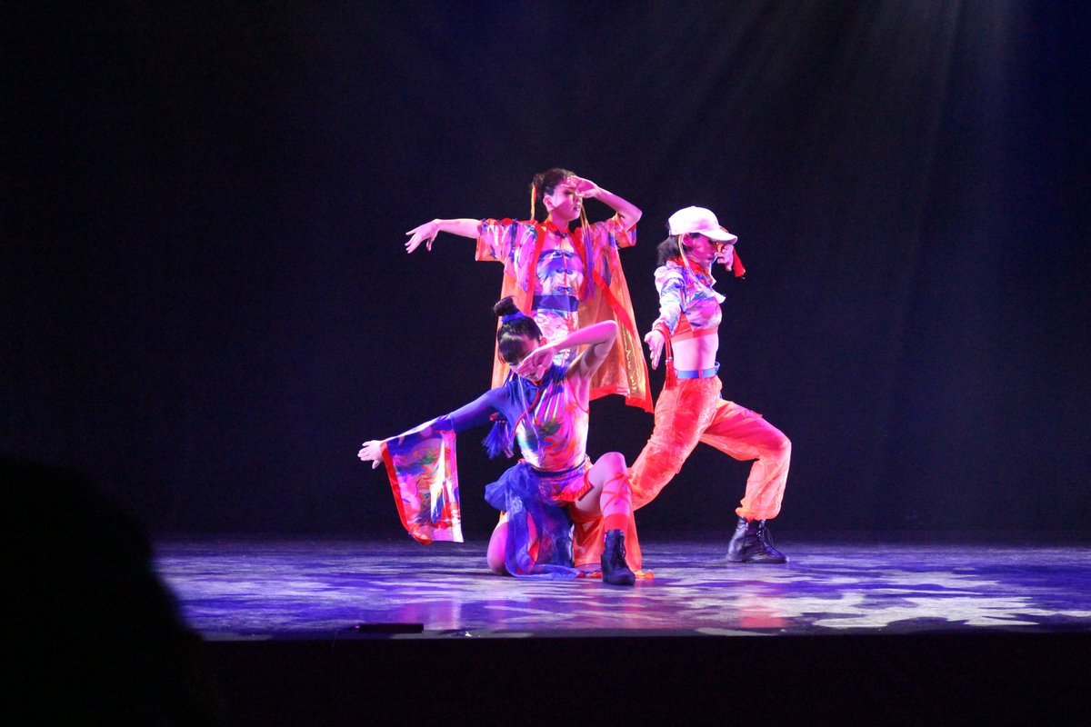 OneChance0's tweet photo. #オクロック熊本歌劇団
一期生　#佛田ひかり さん

 本日の公演後の卒団にあたっての挨拶やパフォーマンスに立ち会えてよかった✨

 ひかりさんの唄や、しなやかな振り付け等をオクロックで観ることができなくなるのは悲しいしけれど、SNSなどを通し今後も応援します🐶

楽しい時間をありがとう✨ https://t.co/gy8qkfKmbq