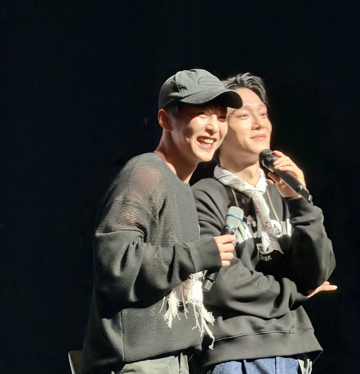 DO NOT SEPARATE THEM 😭🐱🐱 #XIUMIN #CHEN