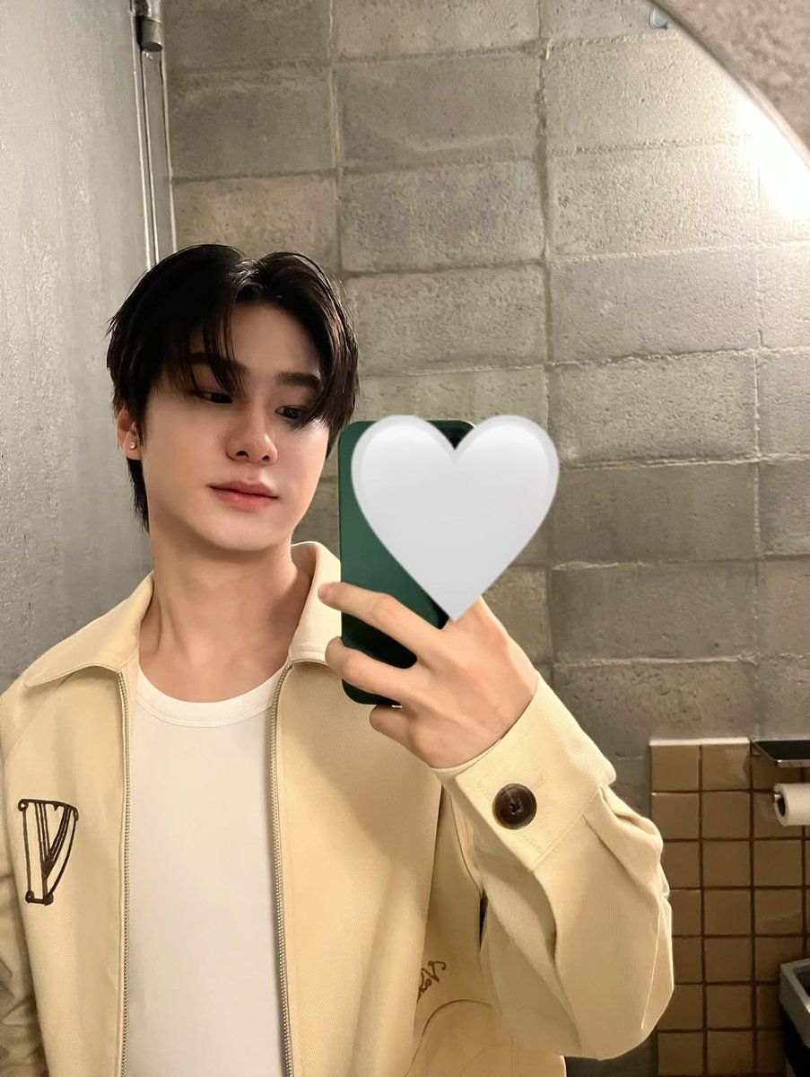 Lukeso_Official's tweet image. 12.10.2025 | @lukepeemsan 
IG Post Updated : lukeso_

🍦

#lukeso_