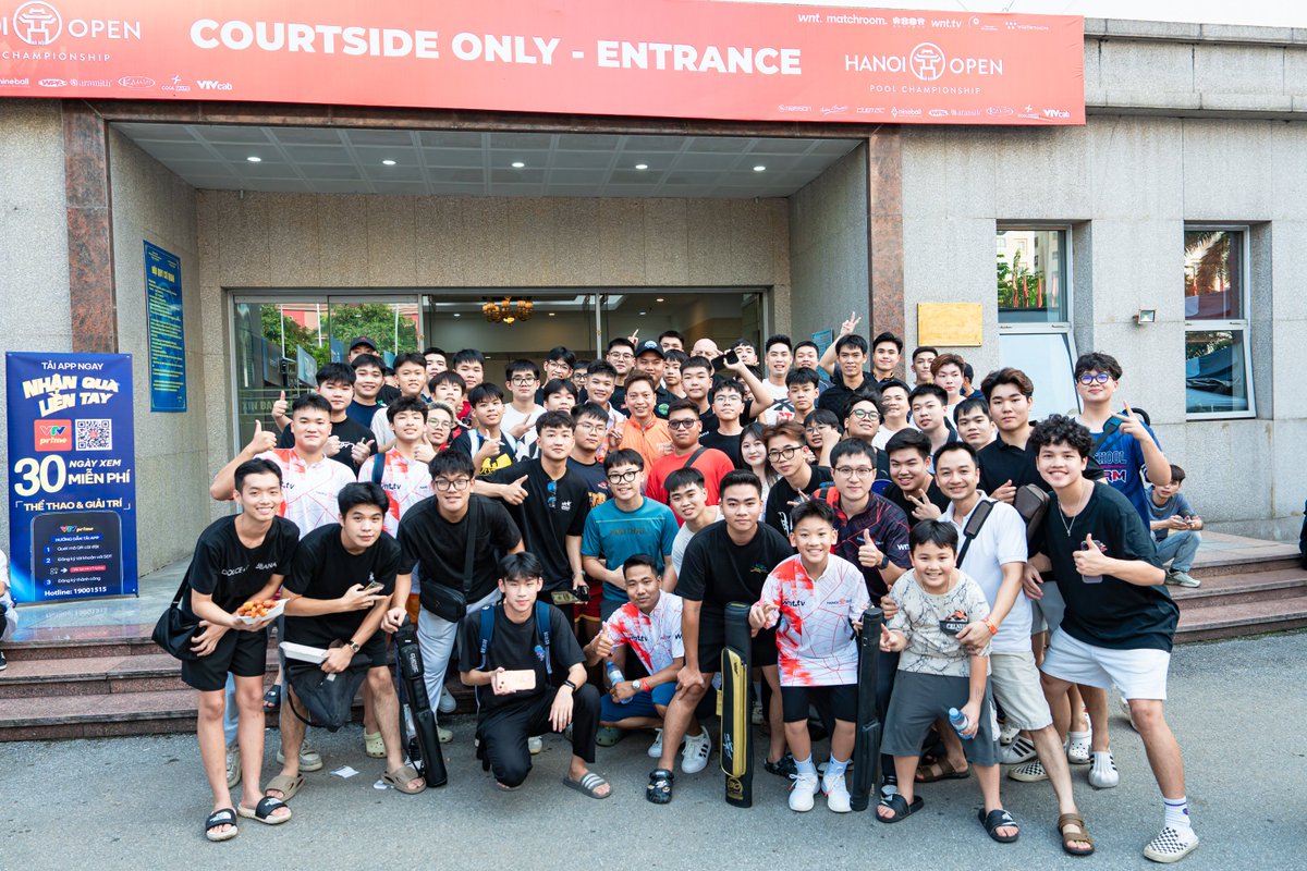 MatchroomPool's tweet image. The Prince and his people ❤️

#WNT | #HanoiOpenPool 🇻🇳